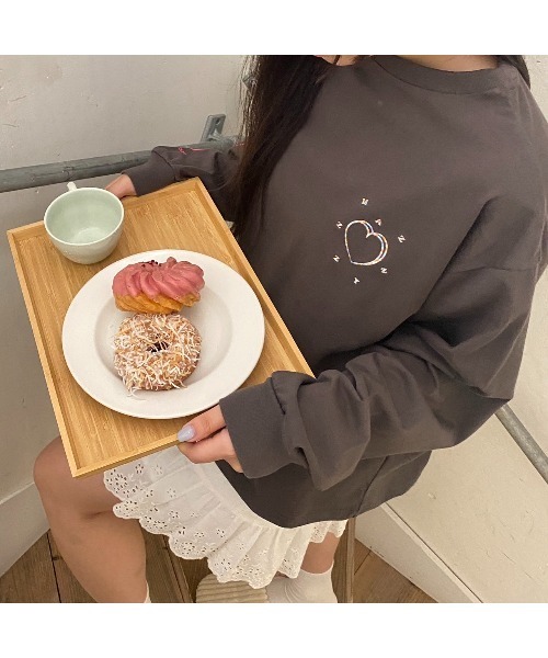 MAZZZZY（マジ―）の「heart print L/S T-shirt/ハートプリントロンTEE（Tシャツ/カットソー・レディース・チャコールグレー/ホワイト/モカ・FREE）」の13枚目の写真
