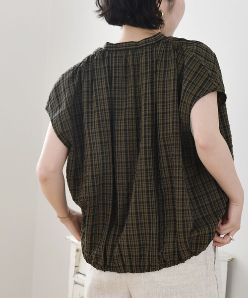 quaranciel(カランシエル)の「quaranciel:〈洗濯機可能〉サッカー スキッパー フレンチスリーブ シャツ ブラウス(シャツ/ブラウス・レディース・オリーブ/ネイビー/ホワイト・ONE SIZE)」の15枚目の写真