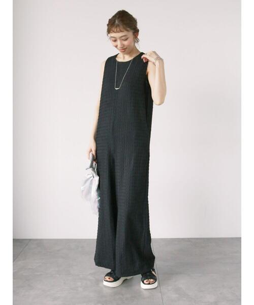 Lugnoncure（ルノンキュール）の「シュリンク無地オールインワン（サロペット/オーバーオール・レディース・ベージュ/パープル/ブラック・F）」の6枚目の写真