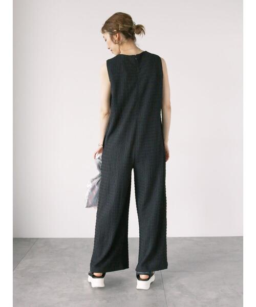 Lugnoncure（ルノンキュール）の「シュリンク無地オールインワン（サロペット/オーバーオール・レディース・ベージュ/パープル/ブラック・F）」の4枚目の写真