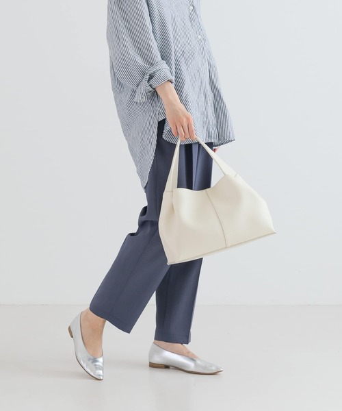 URBAN RESEARCH（アーバンリサーチ）の「ワンハンドルタックバッグ（ハンドバッグ・レディース・ホワイト/ブラック/ベージュ・-）」の5枚目の写真