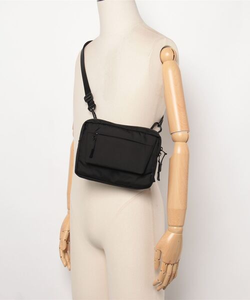 COMMON WARE(コモンウェアー)の「EM:NoiR ノアール Switch shoulder スイッチショルダーバッグ(ショルダーバッグ・レディース・ブラック/ブラック系その他・FREE)」の6枚目の写真