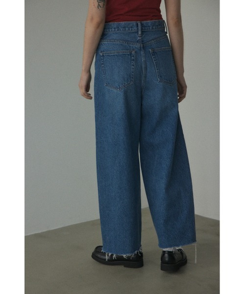 BLACK BY MOUSSY（ブラックバイマウジー）の「cut off loose denim(カットオフルーズデニム)（デニムパンツ・レディース・ブルー・23inch/24inch/25inch/26inch）」の8枚目の写真