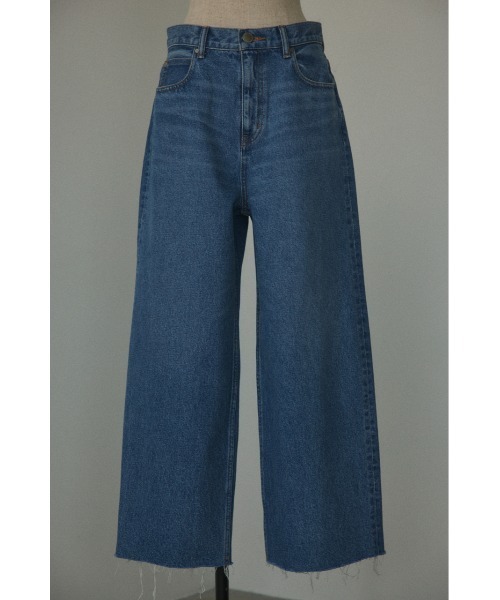 BLACK BY MOUSSY（ブラックバイマウジー）の「cut off loose denim(カットオフルーズデニム)（デニムパンツ・レディース・ブルー・23inch/24inch/25inch/26inch）」の2枚目の写真