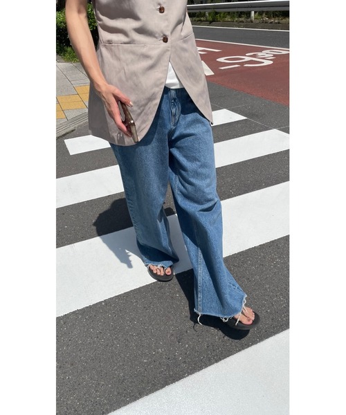 BLACK BY MOUSSY（ブラックバイマウジー）の「cut off loose denim(カットオフルーズデニム)（デニムパンツ・レディース・ブルー・23inch/24inch/25inch/26inch）」の18枚目の写真