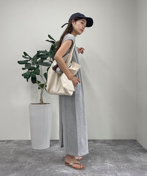 fredy emue（フレディエミュ）の「裏毛 Iラインワンピース（ワンピース・レディース・チャコールグレー/レッド/グレー・38）」の12枚目の写真