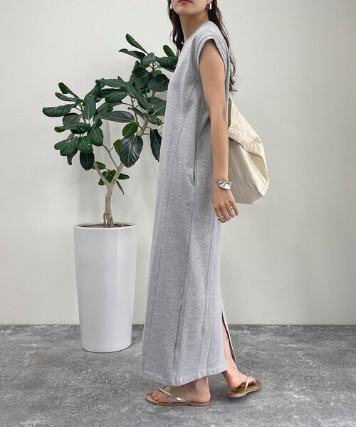 fredy emue（フレディエミュ）の「裏毛 Iラインワンピース（ワンピース・レディース・チャコールグレー/レッド/グレー・38）」の14枚目の写真