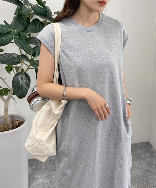 fredy emue（フレディエミュ）の「裏毛 Iラインワンピース（ワンピース・レディース・チャコールグレー/レッド/グレー・38）」の19枚目の写真