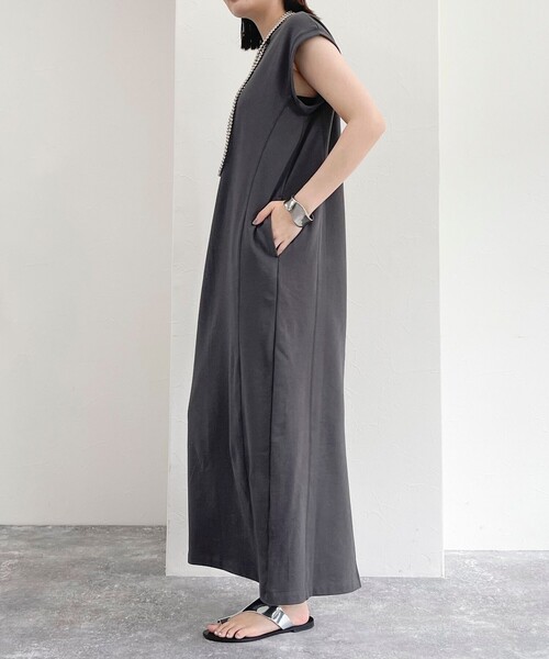 fredy emue（フレディエミュ）の「裏毛 Iラインワンピース（ワンピース・レディース・チャコールグレー/レッド/グレー・38）」の21枚目の写真