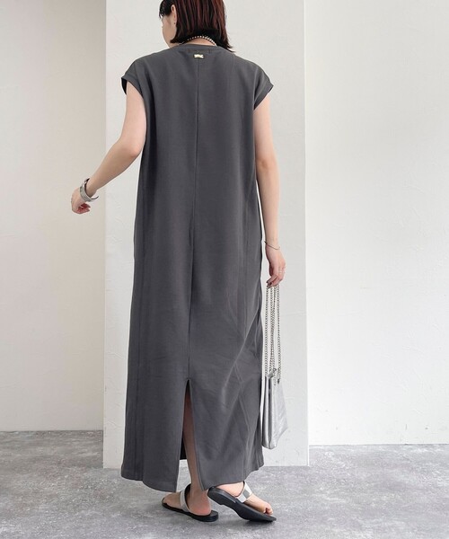 fredy emue（フレディエミュ）の「裏毛 Iラインワンピース（ワンピース・レディース・チャコールグレー/レッド/グレー・38）」の22枚目の写真