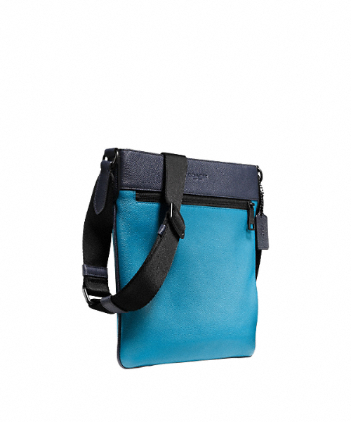 COACH（コーチ）の「バワリー クロスボディー ペブル レザー（ショルダーバッグ・メンズ・グリーン系その他/オレンジ系その他/ブラック系その他/ブルー系その他/ブラウン系その他・ﾌﾘ-）」の7枚目の写真