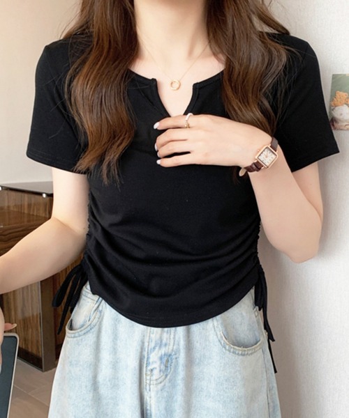 Mignonjour(ミニョンジュール)の「FReePLACe/サイドシャーリングトップス X12238(Tシャツ/カットソー・レディース・ブラック/ホワイト・LARGE/MEDIUM)」の4枚目の写真