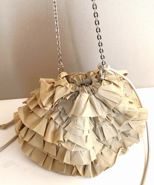 Q（キュー）の「フリルクラッチ（クラッチバッグ・レディース・ベージュ/ブラック・ONE SIZE）」の12枚目の写真
