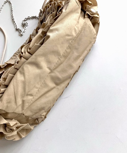 Q（キュー）の「フリルクラッチ（クラッチバッグ・レディース・ベージュ/ブラック・ONE SIZE）」の16枚目の写真