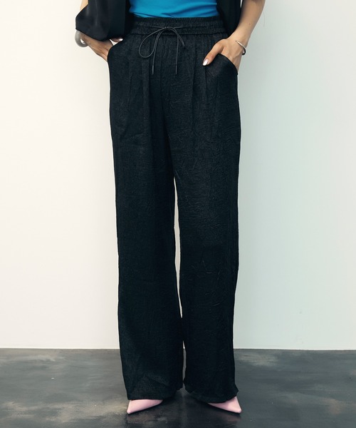 uyu.（ウユ）の「Shiny Washer Easy Pants / シャイニーワッシャーイージーパンツ【uyu./ウユ】（スラックス・レディース・シルバー/シルバー系その他/ブラック・FREE）」の4枚目の写真