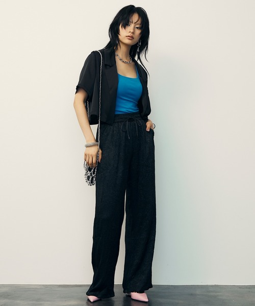 uyu.（ウユ）の「Shiny Washer Easy Pants / シャイニーワッシャーイージーパンツ【uyu./ウユ】（スラックス・レディース・シルバー/シルバー系その他/ブラック・FREE）」の10枚目の写真