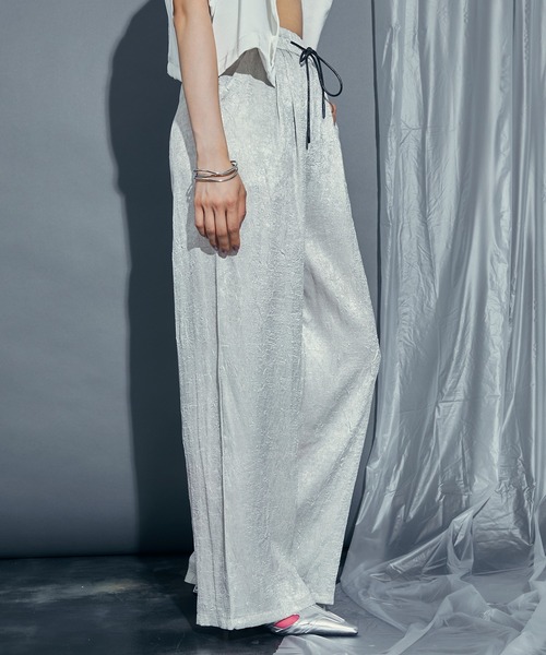 uyu.（ウユ）の「Shiny Washer Easy Pants / シャイニーワッシャーイージーパンツ【uyu./ウユ】（スラックス・レディース・シルバー/シルバー系その他/ブラック・FREE）」の18枚目の写真