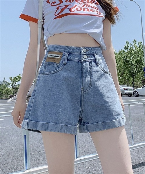 Dream garden(ドリームガーデン)の「ロールアップデニムショートパンツ(デニムパンツ・レディース・ライトブラック/ブラック/ブルー・M/L/XL/2XL/S)」の3枚目の写真