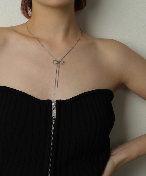 ORLEAN（オルレアン）の「金属アレルギー対応 スネークチェーンリボンネックレス サージカルステンレス（ネックレス・レディース・シルバー/ゴールド・フリー）」の6枚目の写真