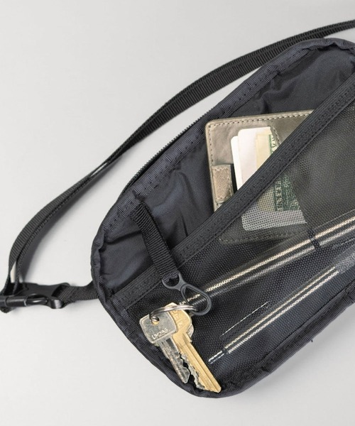 LANDER(ランダ―)の「LANDER / RAMBLER DAYPACK (1L)(ショルダーバッグ・メンズ・ブラック・FREE)」の3枚目の写真