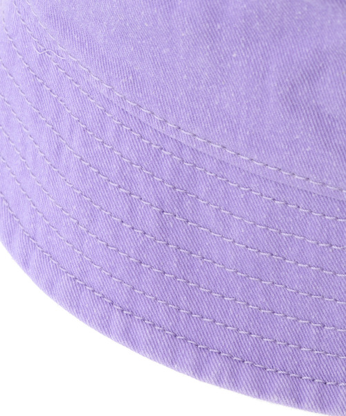 CONVERSE TOKYO（コンバーストウキョウ）の「PIGMENT DYE LOGO BUCKET HAT（ハット・レディース・ピンク/イエロー/パープル/ブラック・SMALL/LARGE）」の10枚目の写真