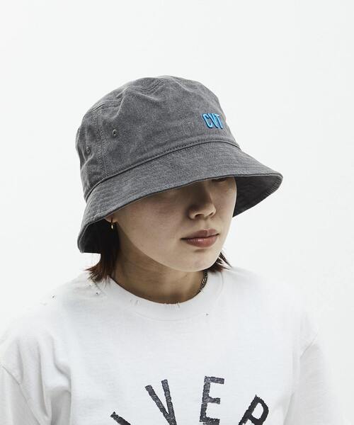 CONVERSE TOKYO（コンバーストウキョウ）の「PIGMENT DYE LOGO BUCKET HAT（ハット・レディース・ピンク/イエロー/パープル/ブラック・SMALL/LARGE）」の14枚目の写真