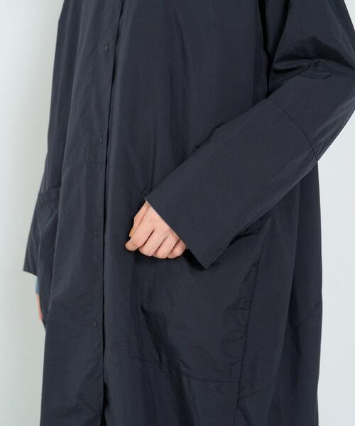 conges payes ADIEU TRISTESSE（コンジェ ペイエ アデュートリステス）の「タフタフーデッドコート（その他アウター・レディース・ブラック/ブルー・38）」の5枚目の写真