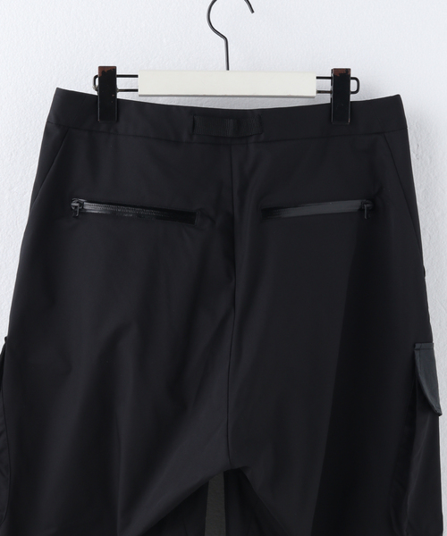 JIEDA(ジエダ)の「【JIEDA / ジエダ】OL 3D SWITCHING TECH PANTS(その他パンツ・メンズ・ブラック・2/1)」の6枚目の写真