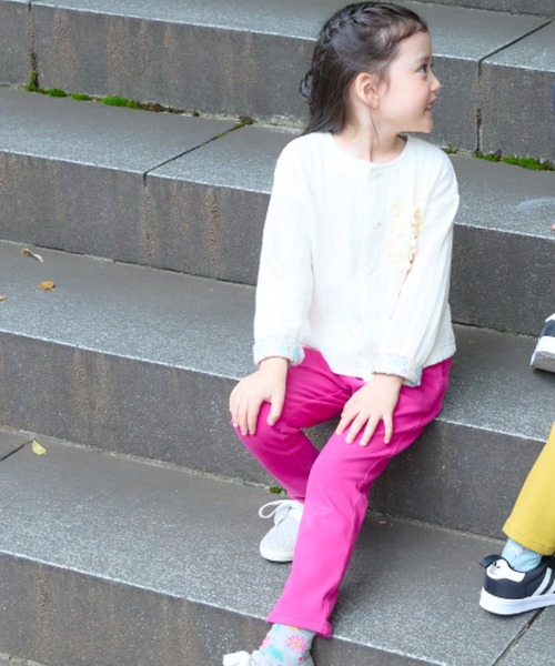 HAKKA KIDS（ハッカキッズ）の「リボンモチーフアップリケ　のびのびストレッチカットツイルテーパードパンツ（その他パンツ・キッズ・ベージュ/パープル/ピンク/チャコール・110cm/100cm/120cm/130cm）」の6枚目の写真