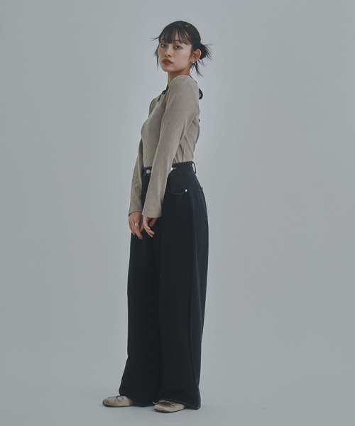 bita.(ビタ)の「ジャガードチョーカートップス(Tシャツ/カットソー・レディース・ブラック/グレイッシュベージュ/ブルー・FREE)」の17枚目の写真