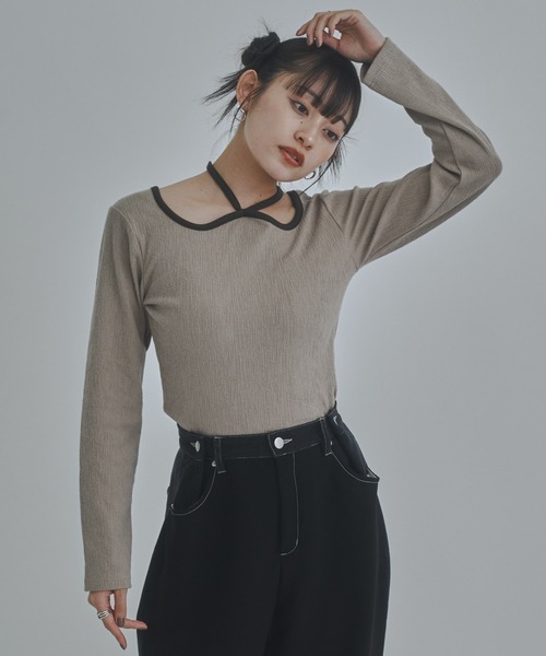 bita.(ビタ)の「ジャガードチョーカートップス(Tシャツ/カットソー・レディース・ブラック/グレイッシュベージュ/ブルー・FREE)」の7枚目の写真