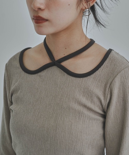 bita.(ビタ)の「ジャガードチョーカートップス(Tシャツ/カットソー・レディース・ブラック/グレイッシュベージュ/ブルー・FREE)」の11枚目の写真