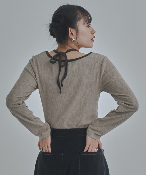 bita.(ビタ)の「ジャガードチョーカートップス(Tシャツ/カットソー・レディース・ブラック/グレイッシュベージュ/ブルー・FREE)」の12枚目の写真
