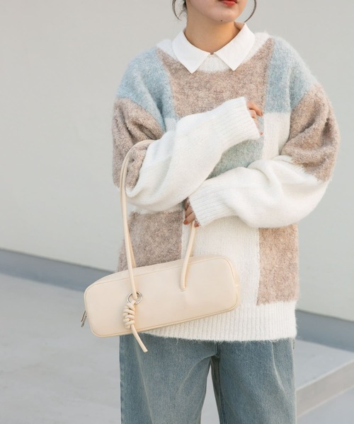 KBF（ケイビーエフ）の「チャーム付きロングショルダーBAG（ショルダーバッグ・レディース・レッド/アイボリー/ブラック・ONE）」の14枚目の写真