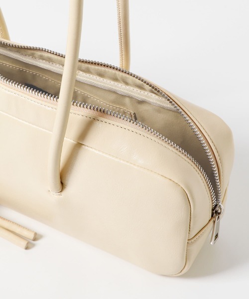 KBF（ケイビーエフ）の「チャーム付きロングショルダーBAG（ショルダーバッグ・レディース・レッド/アイボリー/ブラック・ONE）」の17枚目の写真