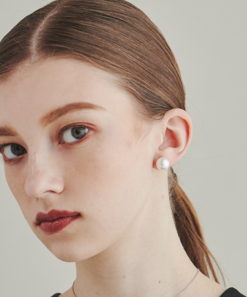 ciite' surgical stainless（シーテサージカルステンレス）の「【 金属アレルギー対応 】 シンプルパールピアス  サージカルステンレス    6mm 8mm 10mm 12mm  (両耳用)（ピアス（両耳用）・レディース・ホワイト・S/M/L/XS）」の3枚目の写真