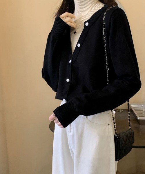 Miniministore(ミニミニストア)の「レイヤード風 ニットトップス ハイネック(ニット/セーター・レディース・ライトベージュ/ブラック・FREE)」の6枚目の写真
