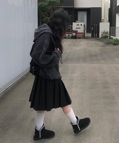 anyonemore（エニワンモア）の「ミディボックスプリーツスカート（スカート・レディース・ブラック・LARGE/MEDIUM）」の11枚目の写真