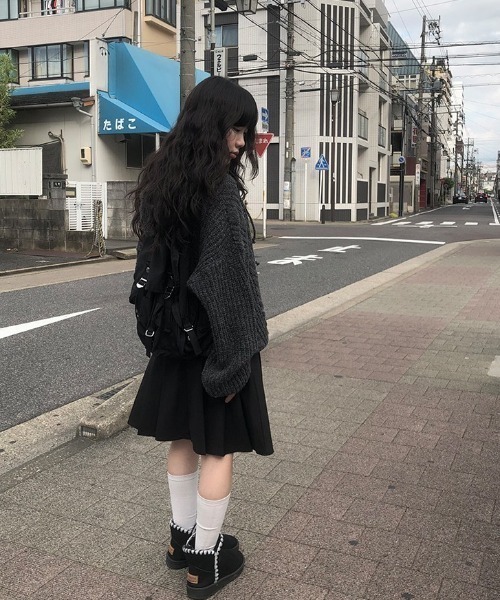 anyonemore（エニワンモア）の「ミディボックスプリーツスカート（スカート・レディース・ブラック・LARGE/MEDIUM）」の18枚目の写真