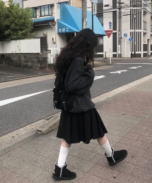 anyonemore（エニワンモア）の「ミディボックスプリーツスカート（スカート・レディース・ブラック・LARGE/MEDIUM）」の17枚目の写真