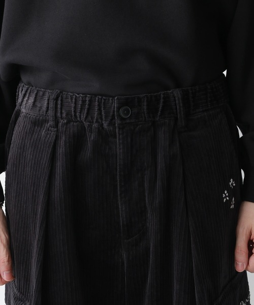 REmastered（リマスタード）の「【REmastered】フラワー刺繍/コーデュロイカーゴ/パラシュートパンツ（カーゴパンツ・メンズ・ブラウン/ブラック・LARGE/MEDIUM/SMALL）」の17枚目の写真