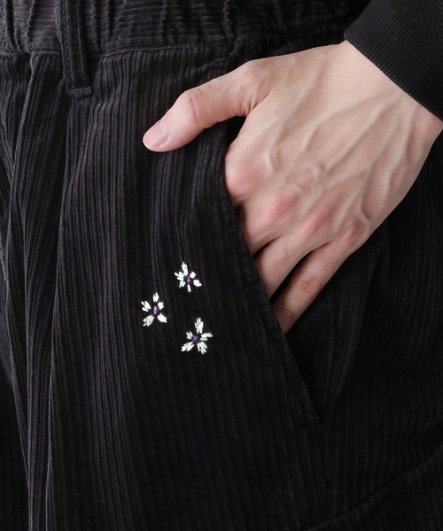 REmastered（リマスタード）の「【REmastered】フラワー刺繍/コーデュロイカーゴ/パラシュートパンツ（カーゴパンツ・メンズ・ブラウン/ブラック・LARGE/MEDIUM/SMALL）」の18枚目の写真