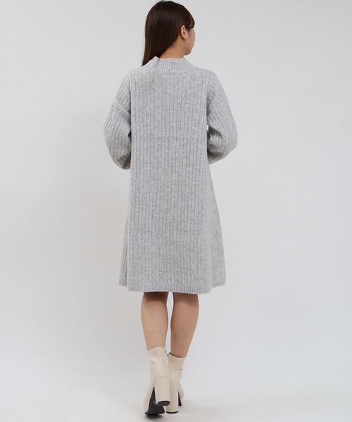 ASTORIA ODIER（アストリアオディール）の「ミルドライクワイドリブニットワンピース（ワンピース・レディース・モカ/ホワイト/ライトグレー・MEDIUM）」の18枚目の写真