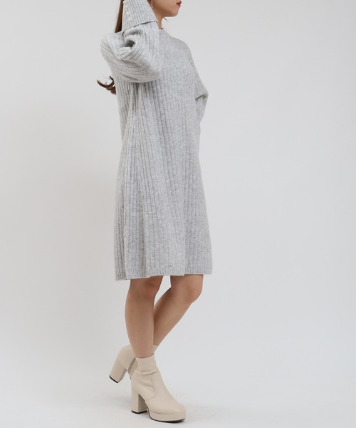 ASTORIA ODIER（アストリアオディール）の「ミルドライクワイドリブニットワンピース（ワンピース・レディース・モカ/ホワイト/ライトグレー・MEDIUM）」の17枚目の写真