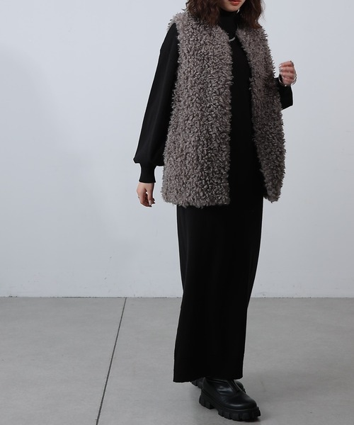 COLONY 2139（コロニートゥーワンスリーナイン）の「タートルニットワンピース（ワンピース・レディース・チャコールグレー/ブラック/ブラウン・FREE）」の2枚目の写真