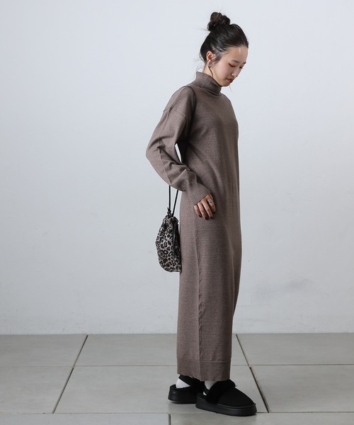 COLONY 2139（コロニートゥーワンスリーナイン）の「タートルニットワンピース（ワンピース・レディース・チャコールグレー/ブラック/ブラウン・FREE）」の19枚目の写真