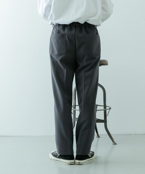 ITEMS URBANRESEARCH（アイテムズ アーバンリサーチ）の「高機能 ジャージーメルトン トラウザー（その他パンツ・メンズ・ブラック/チャコールグレー/ベージュ/ブラウン・MEDIUM/SMALL/LARGE）」の13枚目の写真