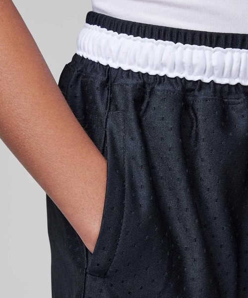 JORDAN BRAND(ジョーダンブランド)の「ジョーダン スポーツ ジュニア Dri-FIT ダイアモンド ショートパンツ / Jordan Sport Big Kids' Dri-FIT Diamond Shorts HQ7219-010 Black(その他パンツ・キッズ・ブラック・140/150/160/170)」の2枚目の写真