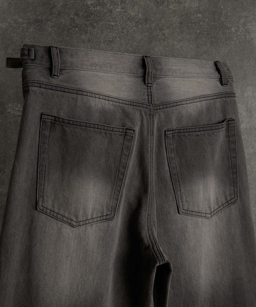 ADRER(アドラー)の「vintage side belt flare denim slacks / ヴィンテージサイドベルトフレアデニムスラックス(デニムパンツ・メンズ・ブルー/ブラック/ブルー系1/ブラック系1/ブルー系2/ブルー系3/グレー・XS/L/M/S)」の19枚目の写真