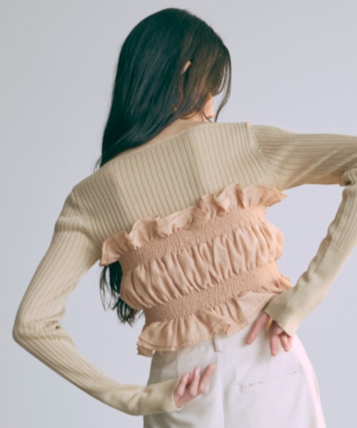 EN NEUME(エンノイム)の「Smocked Bustier(シャツ/ブラウス・レディース・ライトグリーン/オレンジ/ベージュ・FREE)」の1枚目の写真